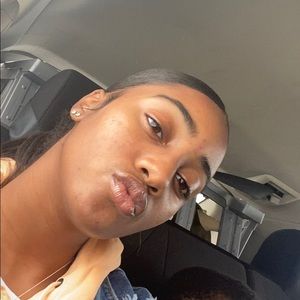 Meet your Posher, Makayla